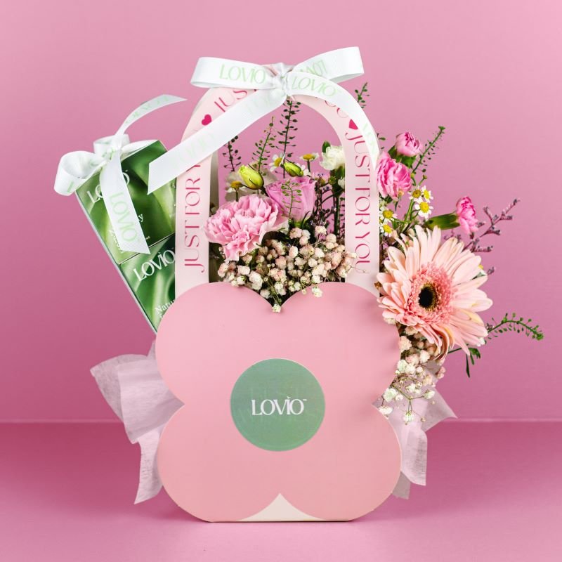 BNR | Lovio – Blossoms of love Flower Box (Fresh Flower) - Image 3
